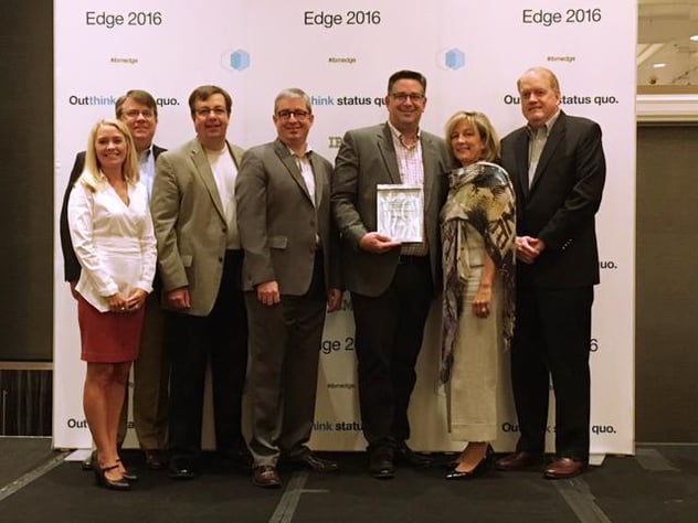 Present-IBM_winning_edge_award_2016_partenaire_stockage_canada-1.jpg